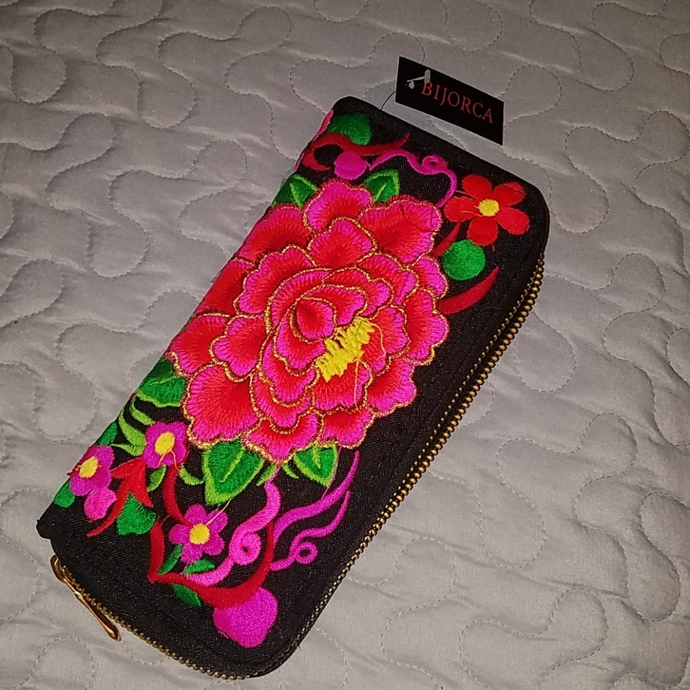 Embroidered wallet